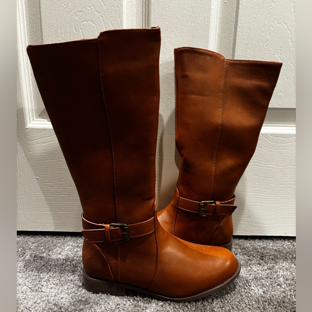 Brand new girls boots